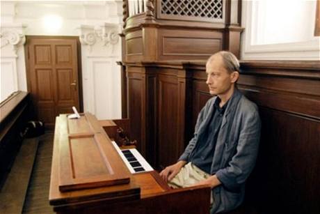 V mikulovském kostele (2009), kde hrál na festivalu Eurotrialog několikrát na varhany. FOTO Eurotrialog
