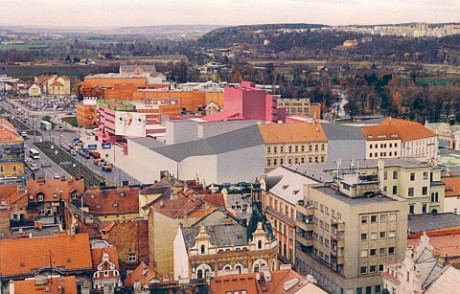Digitální "zasazen9 nového divadla do plzeňského panoramatu. Repro archiv