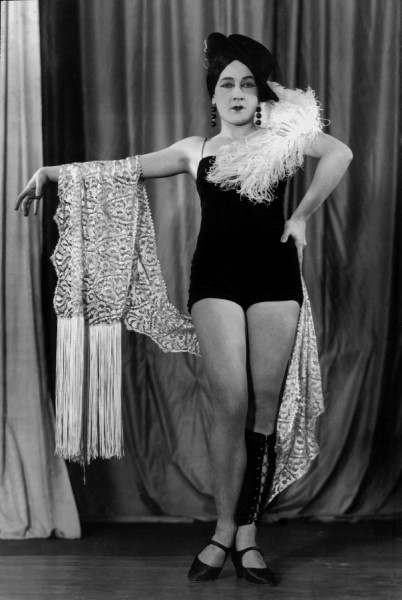 Nina Jirsíková v revui Don Juan a Comp., Osvobozené divadlo, 1931. FOTO Press Photo Service