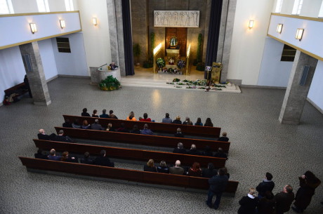 Pohřeb se konal ve Strašnickém krematoriu 20. prosince. FOTO PAVEL MACHAN