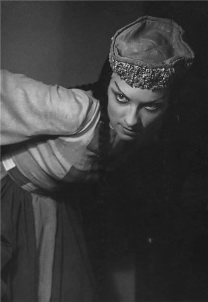 Polovecké tance - 28.03.1946 Naděžda Sobotková (Polovecká dívka). FOTO archiv ND