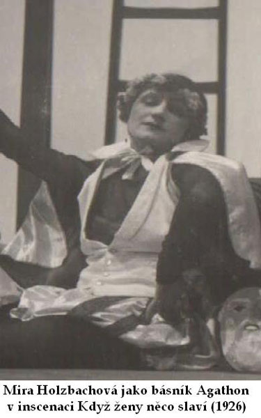 Míra Holzbachová v Osvobozeném divadle. FOTO archiv NM Praha