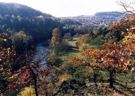 Na skalnatém ostrohu vysoko nad tokem Horní Berounky. FOTO archiv
