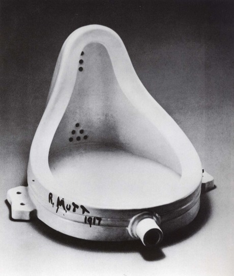 Marcel Duchamp: Pisoár, 1916-17. Repro archiv
