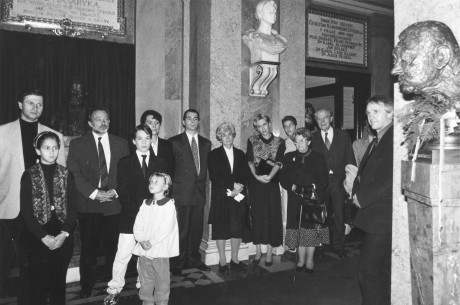 Odhalení busty Rudolfa Hrušínského ve foyer ND 17. 10. 1996. FOTO archiv J. Hrušínského