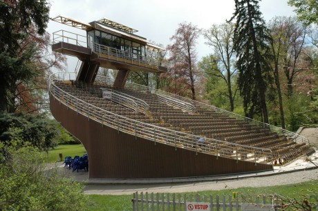 Český Krumlov - otáčivé hlediště v zámeckém parku. FOTO archiv