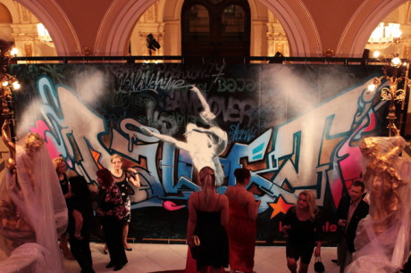 Ve foyer Mahenova divadla se uskutečnil happening, ve kterém se představily originální choreografie vytvořené tanečníky souboru Baletu NdB. FOTO archiv NDB