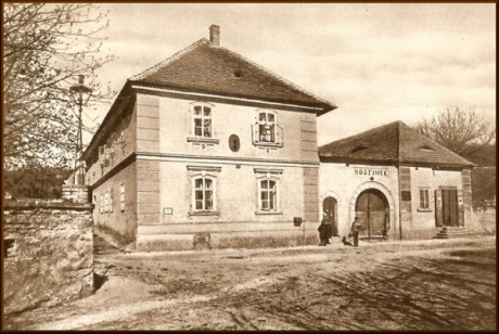 Rodný dům Antonína Dvořáka. FOTO + Repro archiv autora