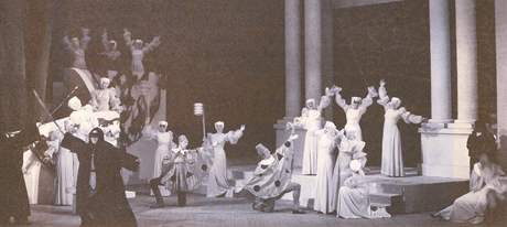 V roce 1938 připravil Ivo Váňa Psota jako choreograf světovou premiéru baletu Romeo a Julie na hudbu Sergeje Prokofjeva. Sám v něm ztvárnil titulní postavu Romea. FOTO archiv