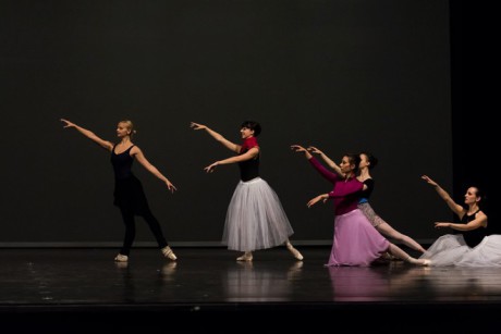 George Balanchine: Serenade. FOTO CTIBOR BACHRATÝ