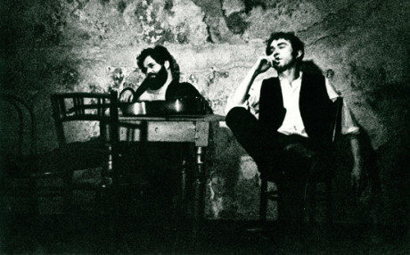 Radim Vašinka jako Baal a Jan Zelenka ve stejnojmenné Brechtově hře, uváděné Divadlem Orfeus v r. 1970 v čs. premiéře. FOTO archiv Radima Vašinky