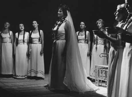 V titulní roli Smetanovy Libuše (Státní divadlo Zdeňka Nejedlého Ústí nad Labem, 1968). FOTO JAROSLAV TŮMA / Divadelní ústav