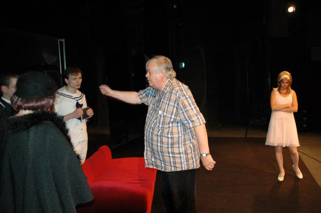 Z generálky hry Arthura Lee Kopita Tatínku, ubohý tetínku, maminka tě pověsila do šatníku a mně je tak smutno v Horáckém divadle Jihlava (prem. 12. září 2009). FOTO archiv JAN ČERNO