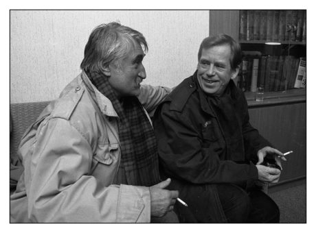 Václav Havel s Pavlem Landovským. FOTO PAVEL VÁCHA