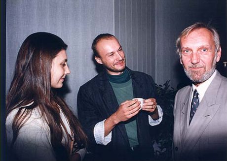 S herečkou Martinou Delišovou a dramaturgem Martinem Fahrnerem na slavnostním večeru k 55-ti letům trvání Horáckého divadla v roce 1995. FOTO archiv HDJ
