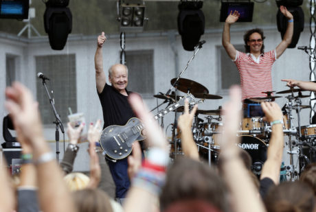 23. srpna 2014 se svou skupinou Blue Effect na festivalu Rock for People. FOTO PETR HLOUŠEK