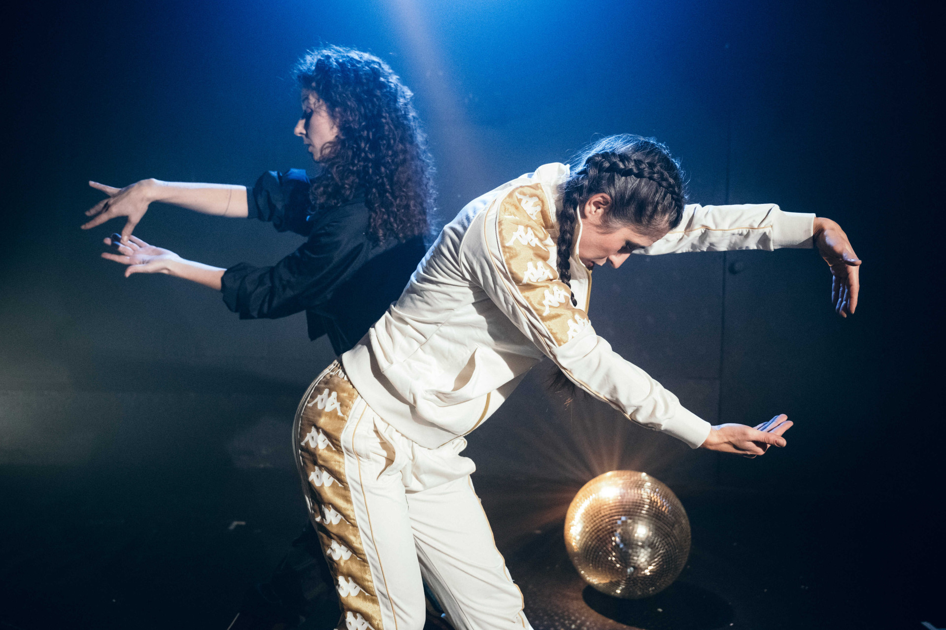 Anežka Hessov&aacute; a Kamila Mottlov&aacute; v představen&iacute; Můj Hood