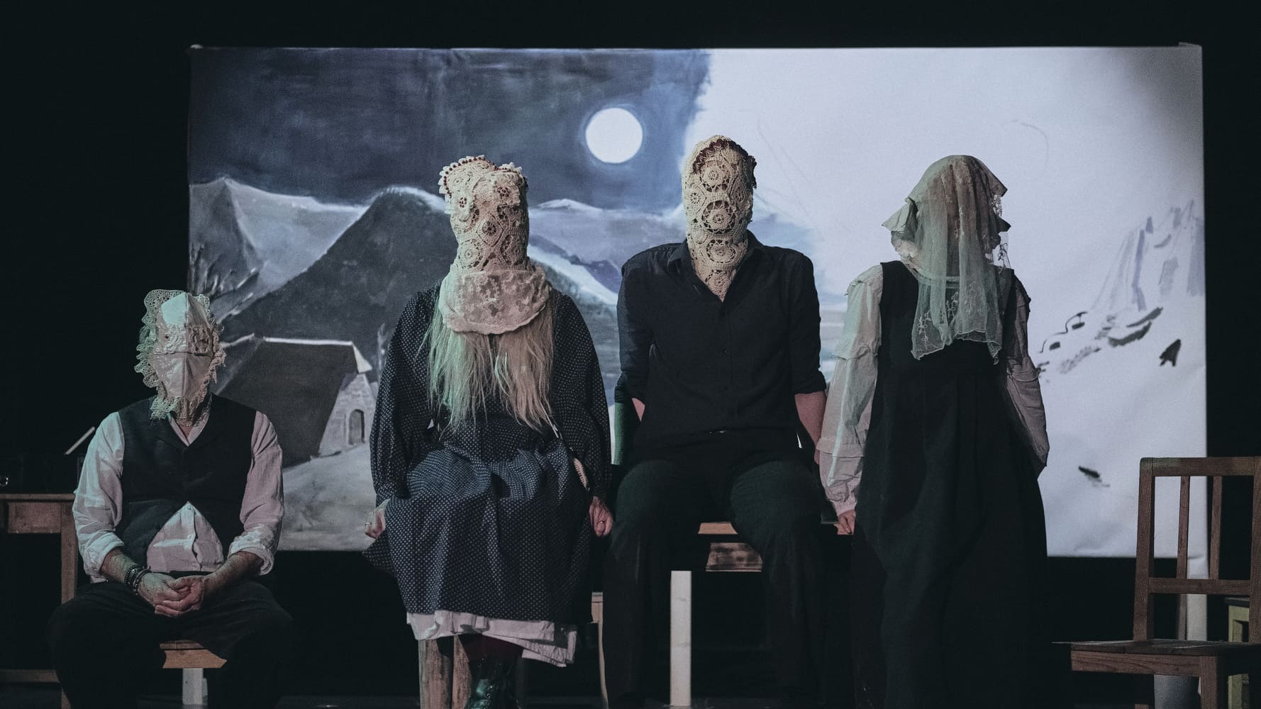 Fantaskní masky z krajek