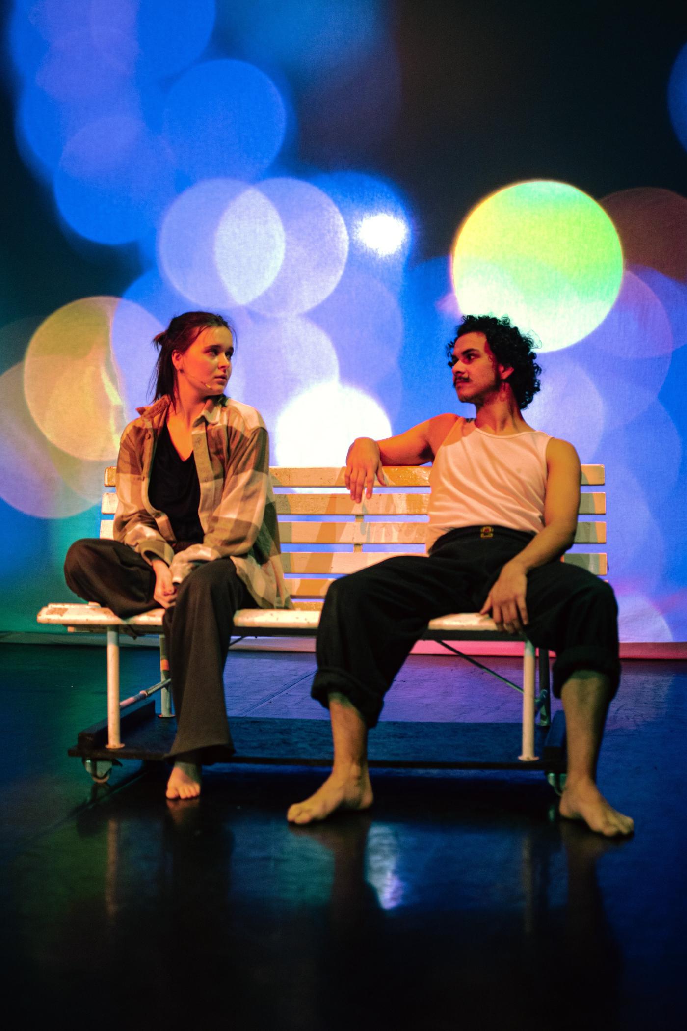 Karolína Lea Nováková a Matěj Pour v dokudramatu Smečka v režii Adély Stodolové, ARCHA+