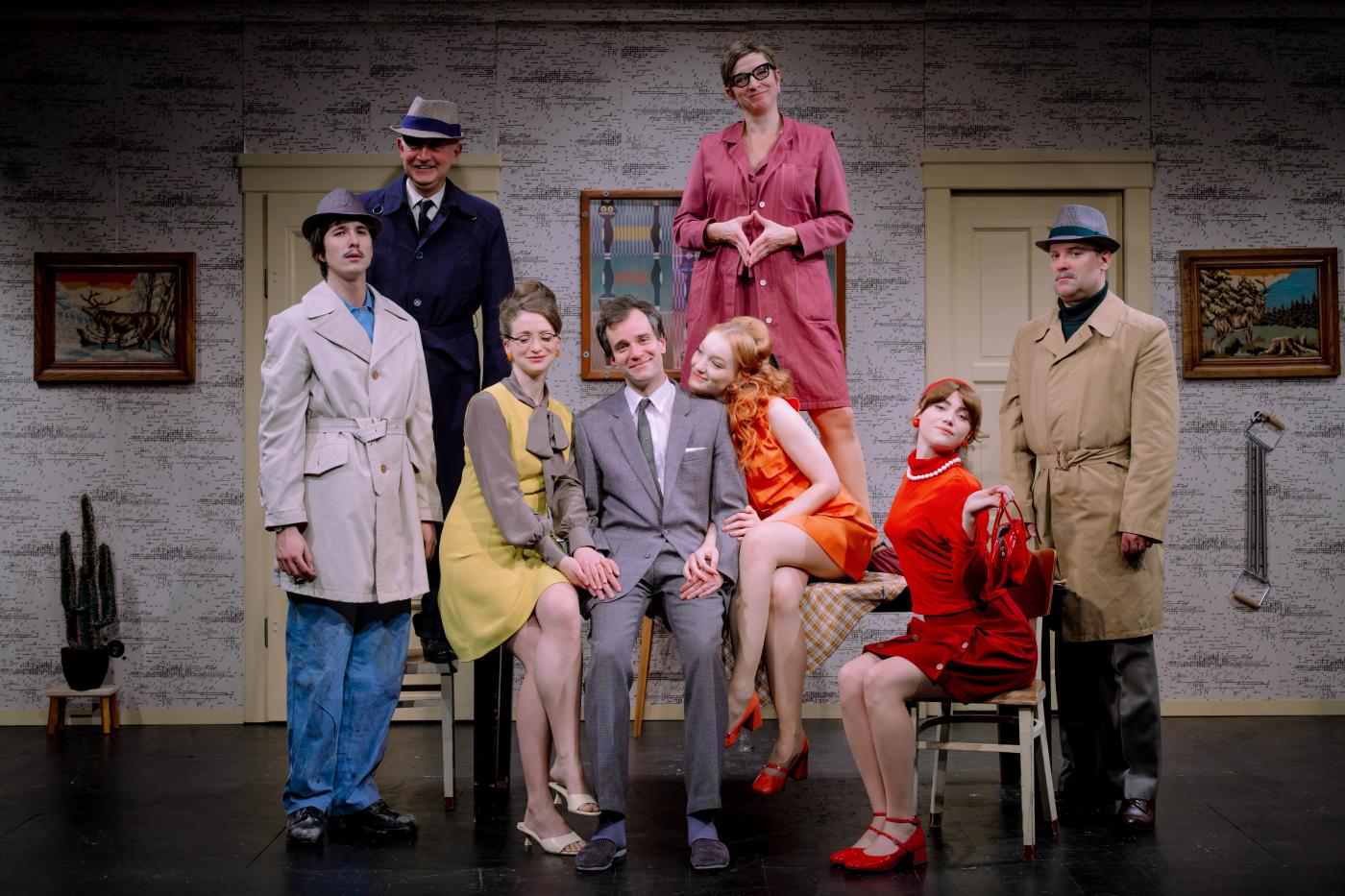 Kryštof Kotek, Jakub Špalek, Tereza Slámová, Ondřej Novák, Kateřina Zapletalová,
Diana Toniková (nahoře), Johana Koubová a Lukáš Jůza v nové inscenaci Havlovy hry