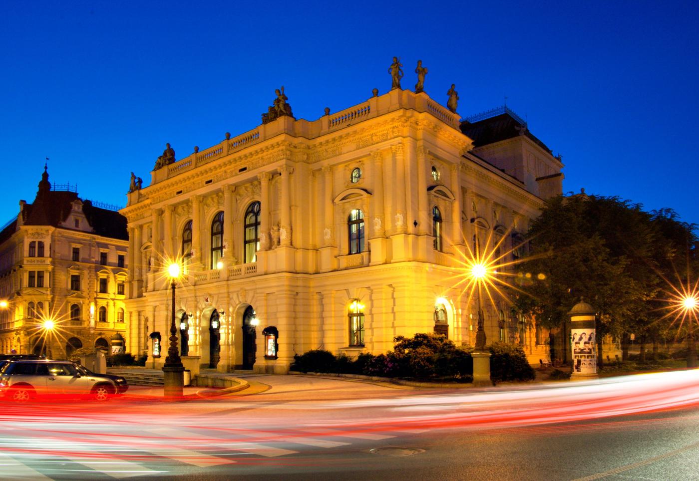 Novorenesanční budova libereckého Divadla F. X. Šaldy patří k nejstarším u nás