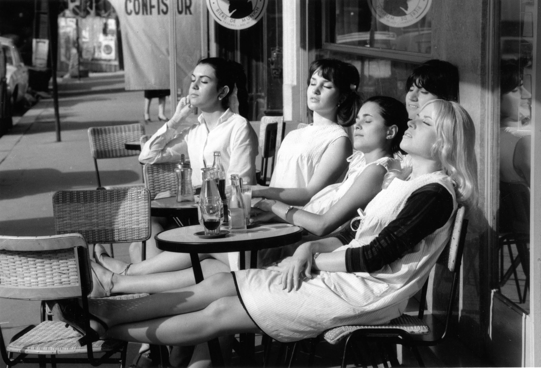 Kadeřnice na sluníčku, červen 1966