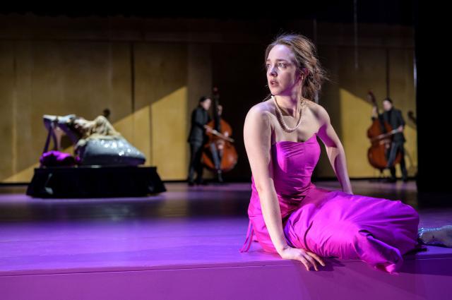 Ema Bovaryová (Denisa Barešová)