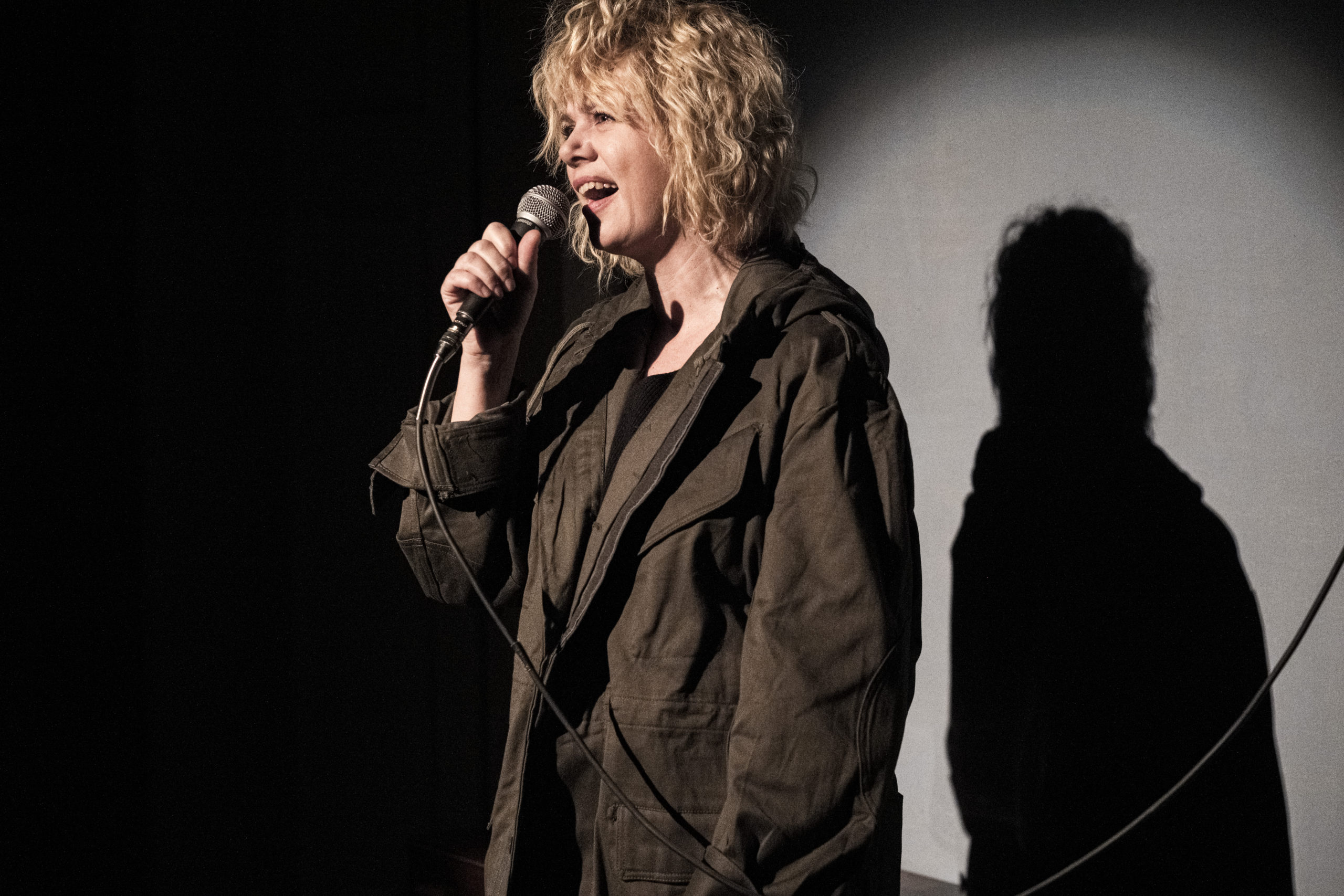 Tomáš Dianiška: Zakleté dámy. Činoherní klub. Lucie Žáčková.