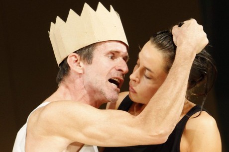 Ulrich Matthes Oidipus) a Susanne Wolff (Kreon). FOTO archiv PDFNJ