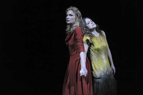 Anne Schwanewilms (Chrysothemis), Evelyn Herlitzius (Elektra). Foto:  Matthias Creutziger.