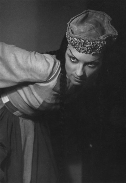 Polovecké tance - 28.03.1946 Naděžda Sobotková (Polovecká dívka). FOTO archiv ND