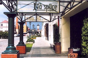 Restaurace Na Spilce je situována přímo v areálu Plzeňského Pivovaru, v prostorách bývalých kvasných sklepů, tedy Spilka. FOTO JENÍK