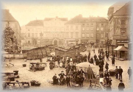 Ploužil jsem se rozkopaným Zelným rynkem... FOTO z r. 1906 archiv