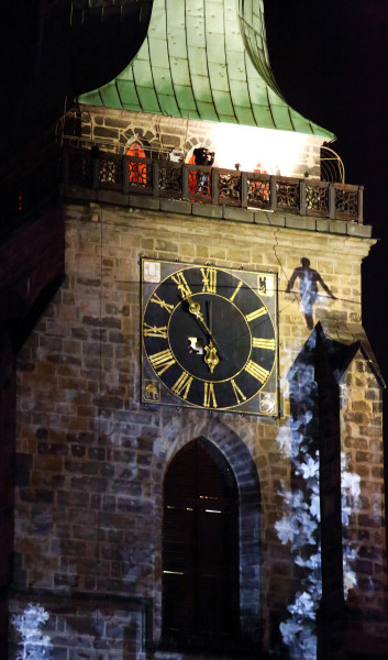 David Dimitri přešel po napnutém laně náměstí. FOTO Plzeň - EHMK