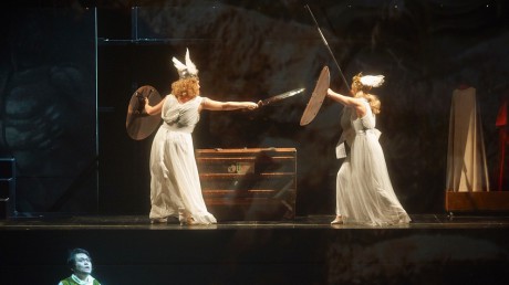 Děj opery sice odpovídá době svého vzniku. FOTO Stadttheater Regensburg