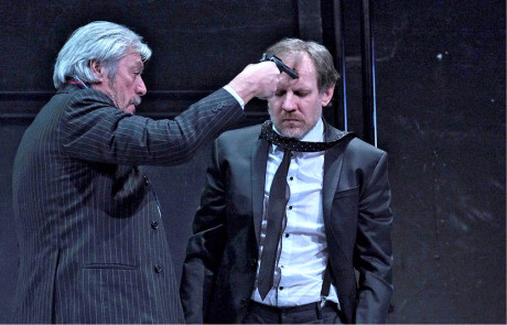S Jurajem Kukurou jako Dimitrij Karamazov v inscenaci Dostojevského Bratří Karamazových. Režie Martin Čičvák, Činoherní klub (2015) FOTO PETRA TYLLOVÁ