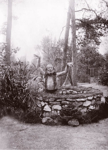 Vodník (Václav Čekan) ve hře Gerharta Hauptmanna Potopený zvon, Lesní divadlo Řevnice 1921,  FOTO ARCHIV