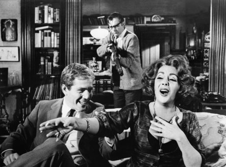 Zleva George Segal, Richard Burton a Elizabeth Taylor ve filmu Mike Nicholse Kdo se bojí Virginie Woolfové? (1966). FOTO GEORGE RINHART